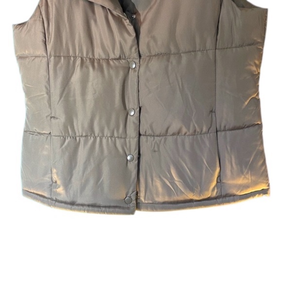 Forever 21 Women's Brown Quilted Vest - Picture 7 of 9